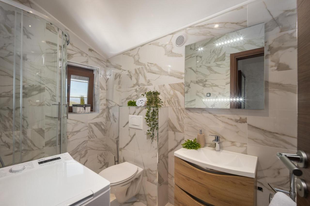 Villa Adriatic, Apartment Enio With Swimming Pool, Panoramic Sew View, Free Parking Ičići Dış mekan fotoğraf